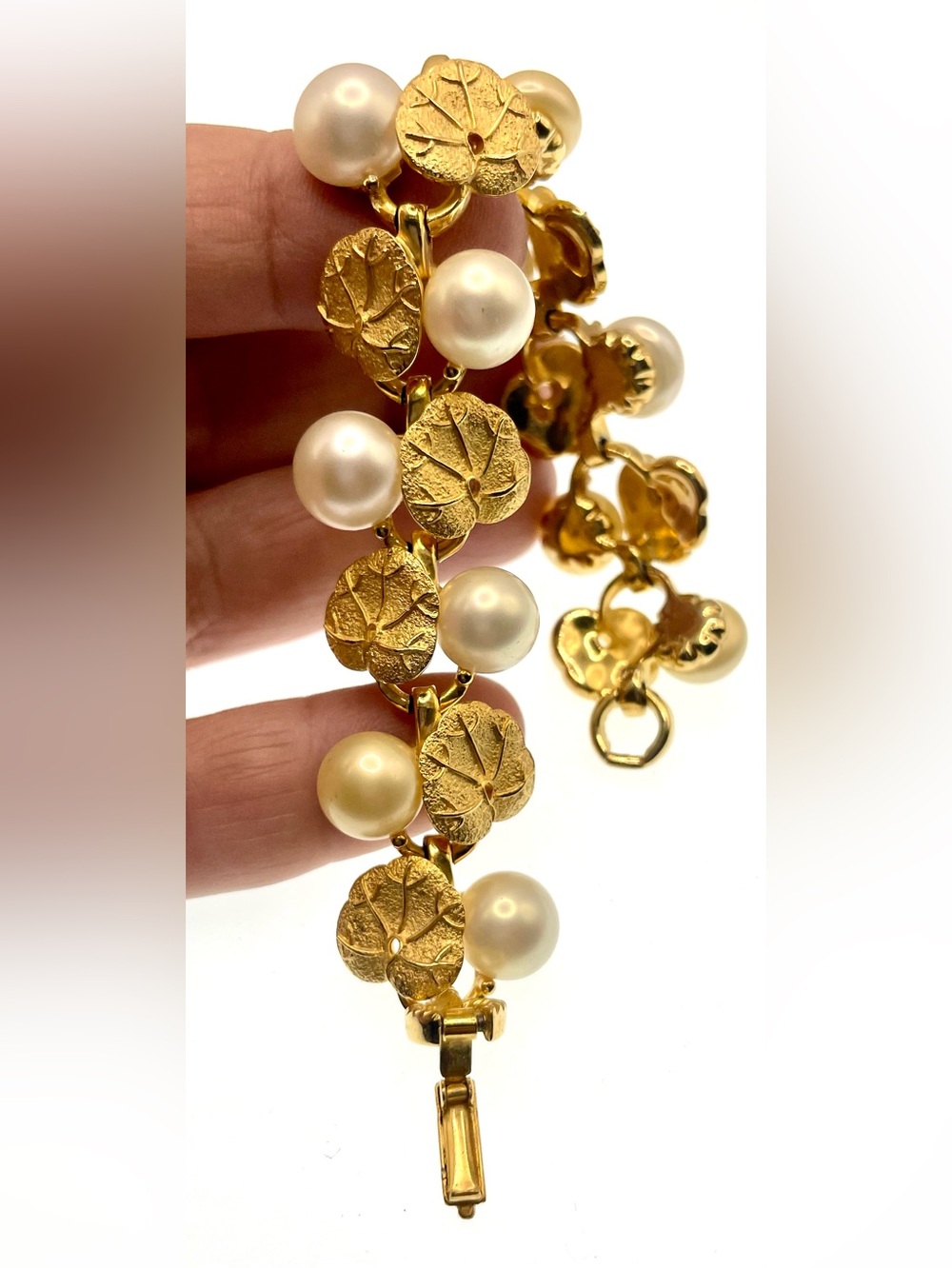 Vintage Signed Pennino Gold Tone Faux Pearl Lily Pad Link Bracelet Mid Century